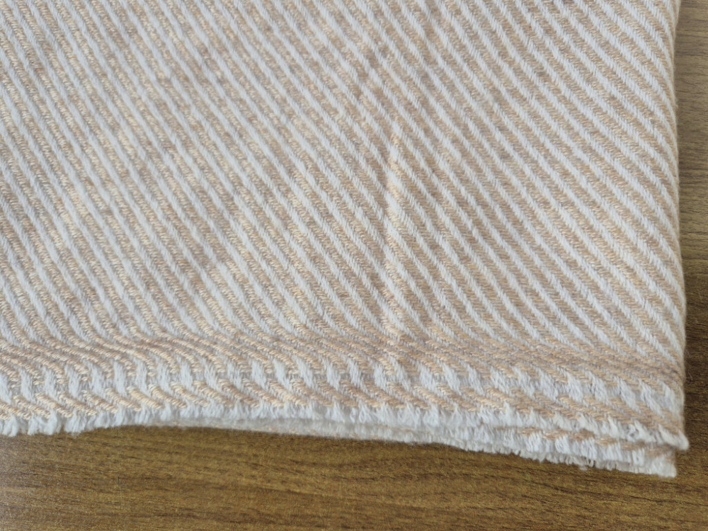 Weicher Kaschmir-Stola in Pfirsich-Creme | handgewebt von LWH | 65×195 cm